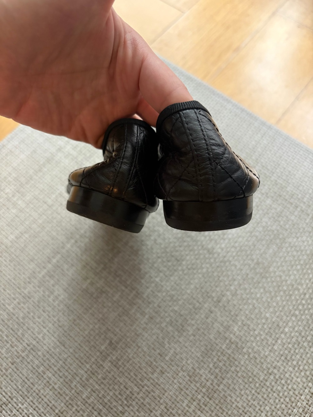 CHANEL Black Quilted Leather CC Logo Ballet Flats - Picture 3 of 7